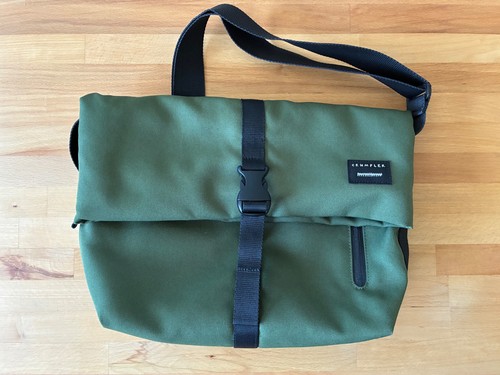 Crumpler flock of - crumpler,